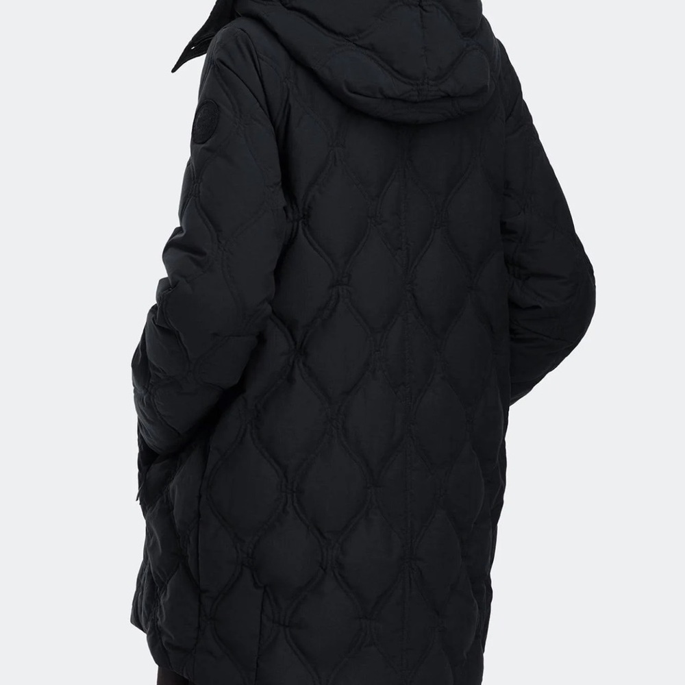 Canada Goose Women's Black Alessia puffer